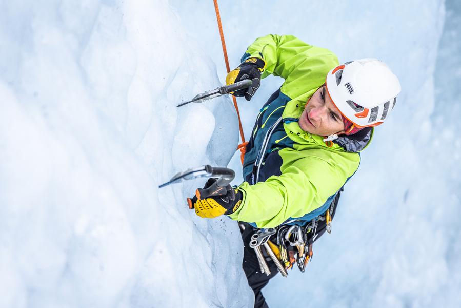 Cascade de Glace avec le Bureau des Guides_La Grave