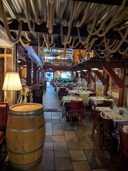 Salle de restaurant - déco bateau