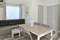 Intérieur Pièce de vie mobil home Premium Clim camping Bords du Guiers