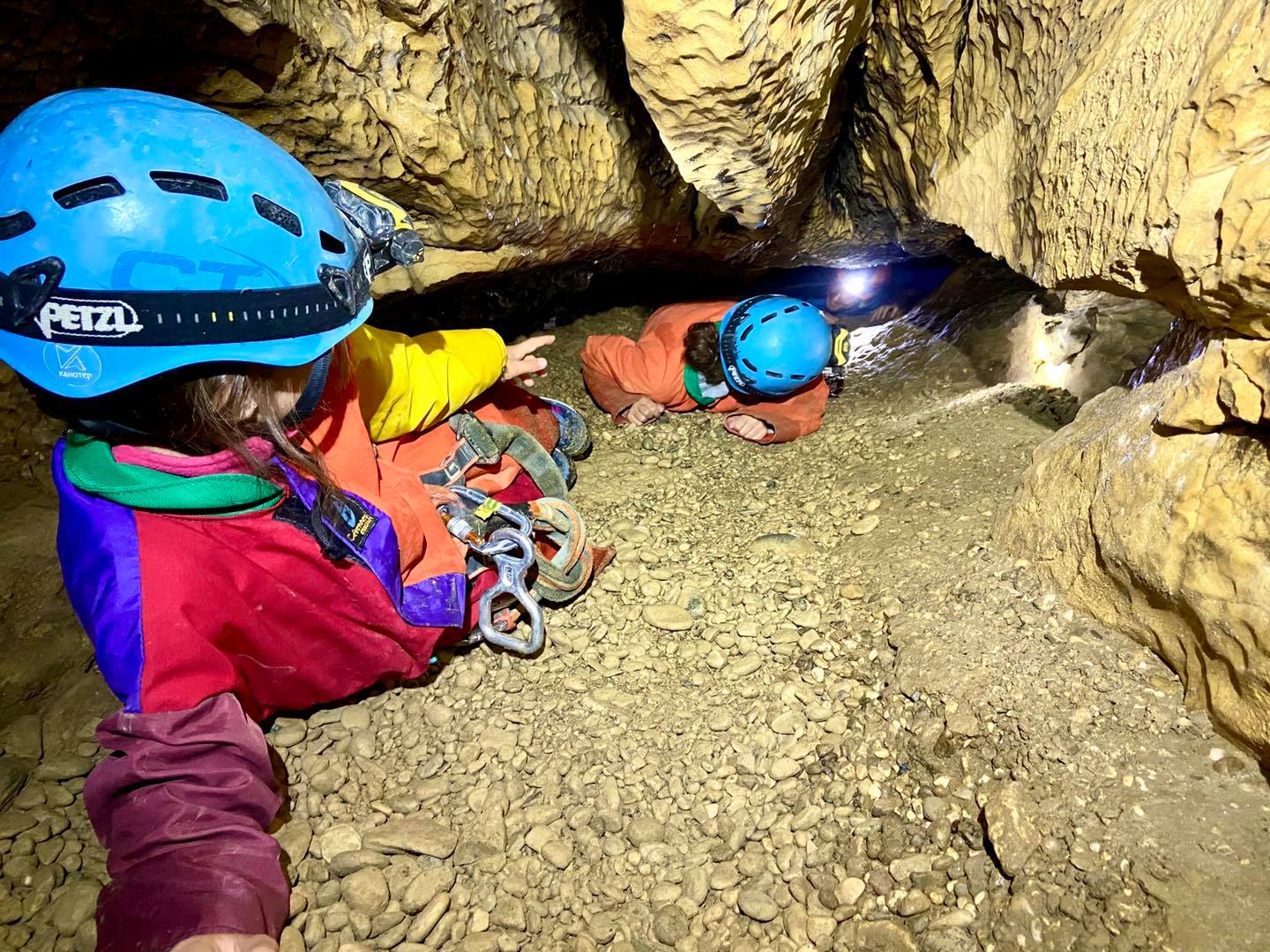 Spéléologie à Grotte Roche