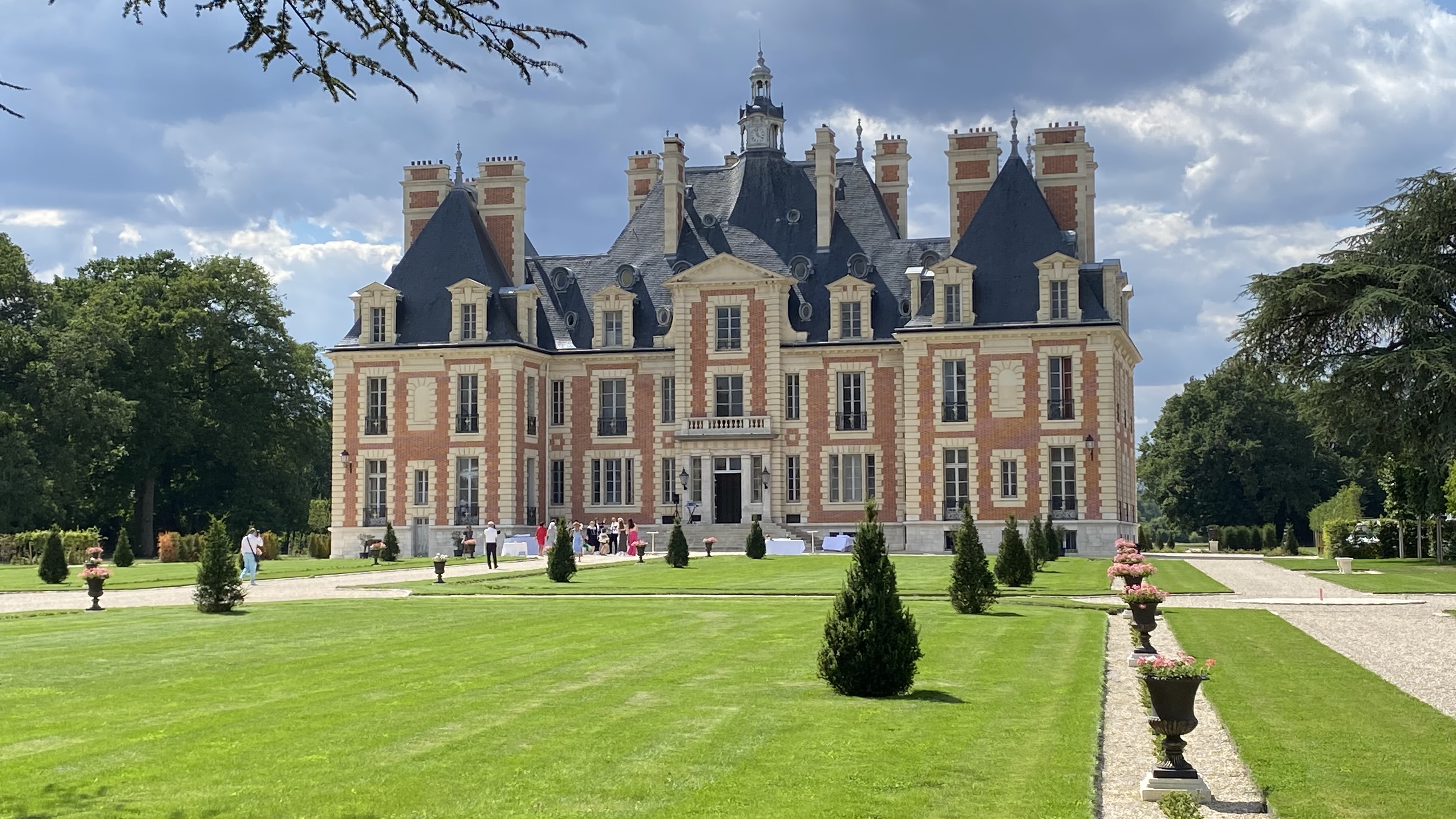 Chu00e2teau de Nainville les Roches
