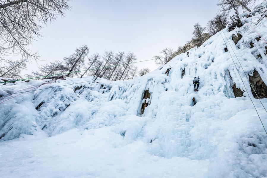 Cascade de Glace avec le Bureau des Guides_La Grave