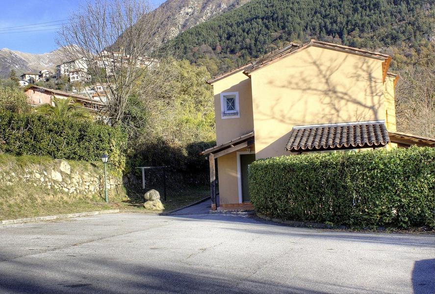 Gîte Aubépine-Parking-La Bollène-Vésubie-Gîtes de France des Alpes-Maritimes