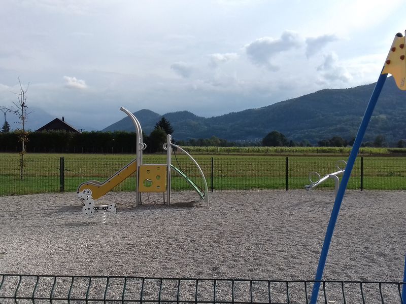 Aire de Jeux Pierre Châtel