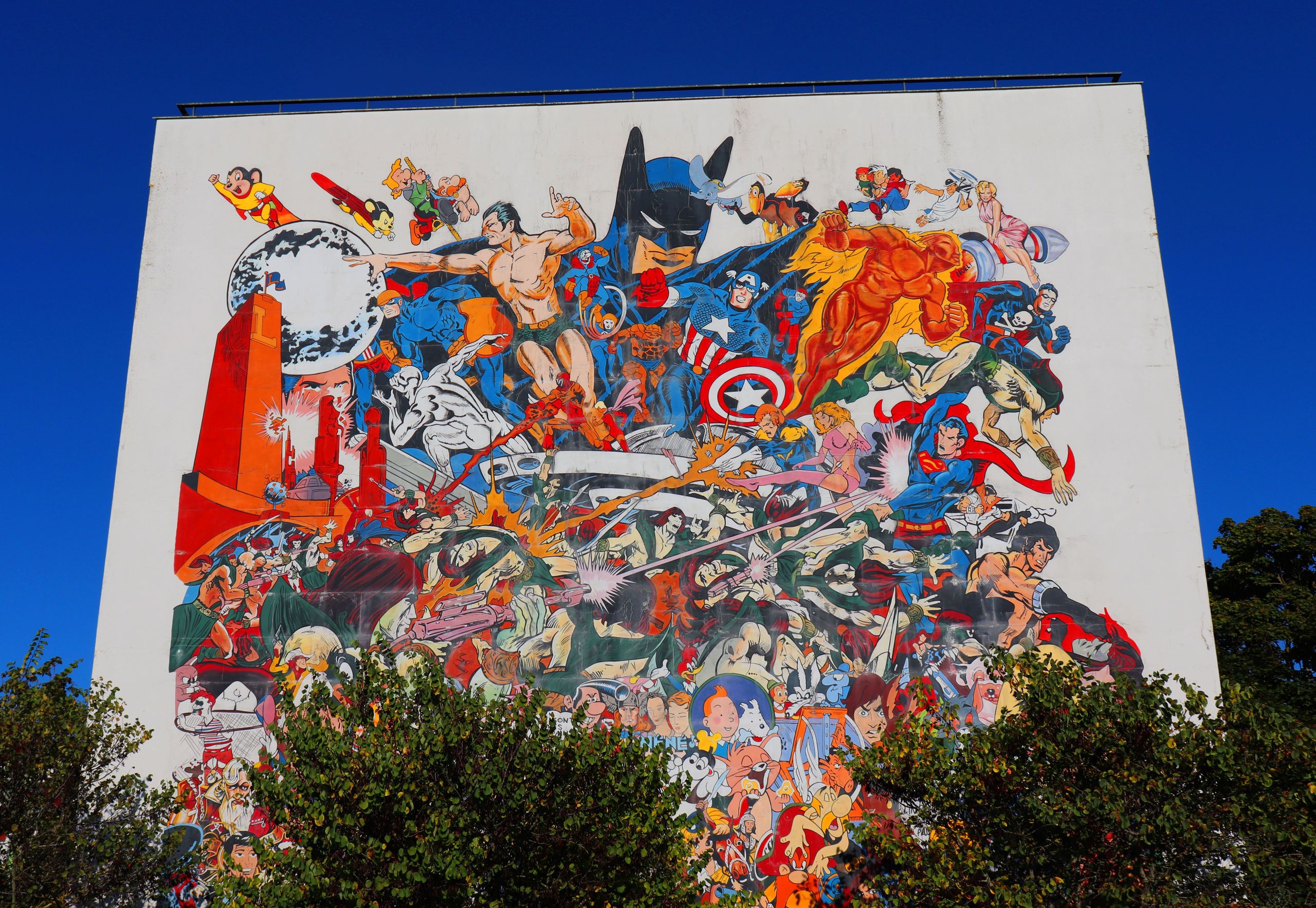 Mur peint "Les Héros de la BD"