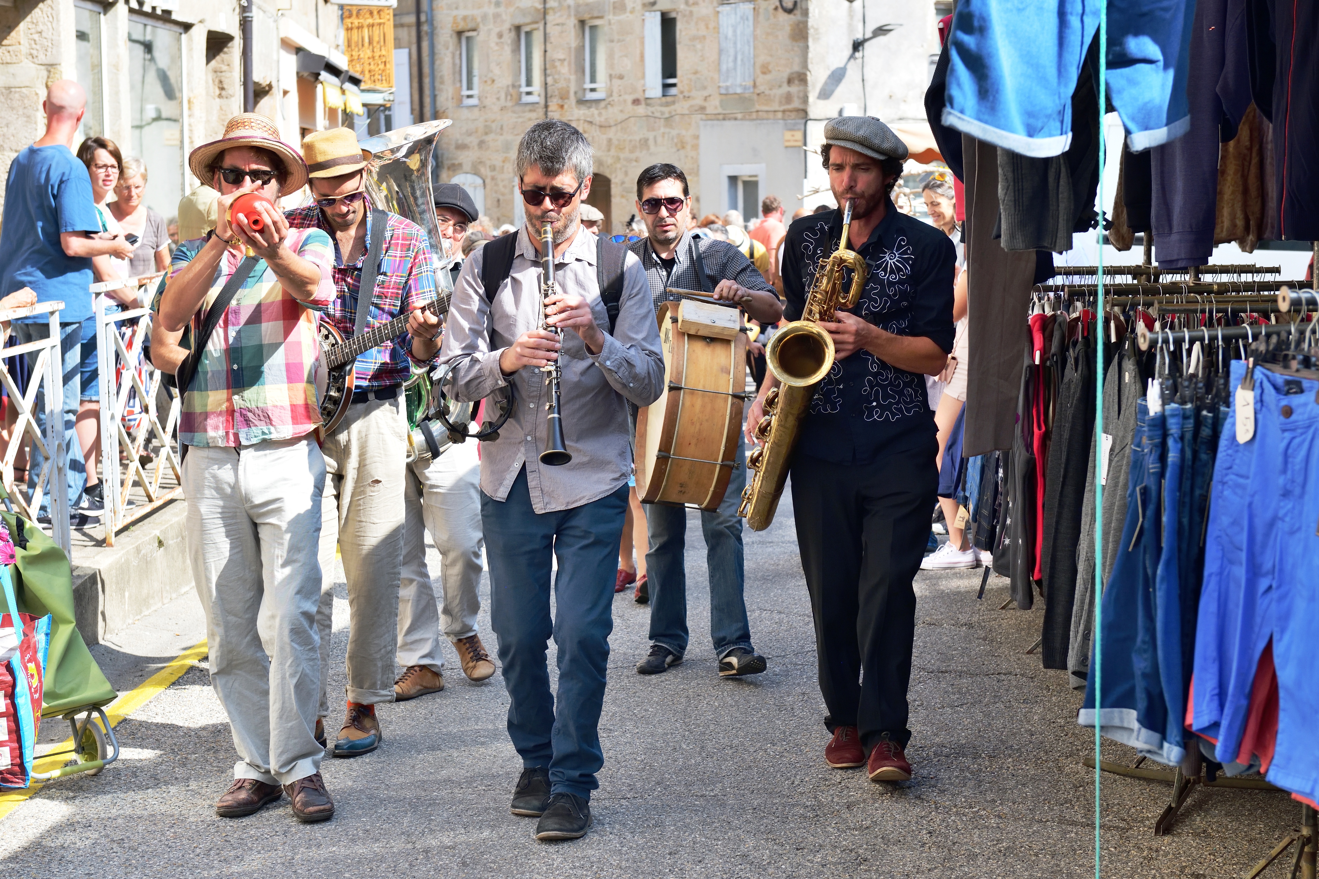 Rendez-vous futés ! : Festival Ardèche Swing (édition #5) - Ouverture du festival avec une parade New Orleans