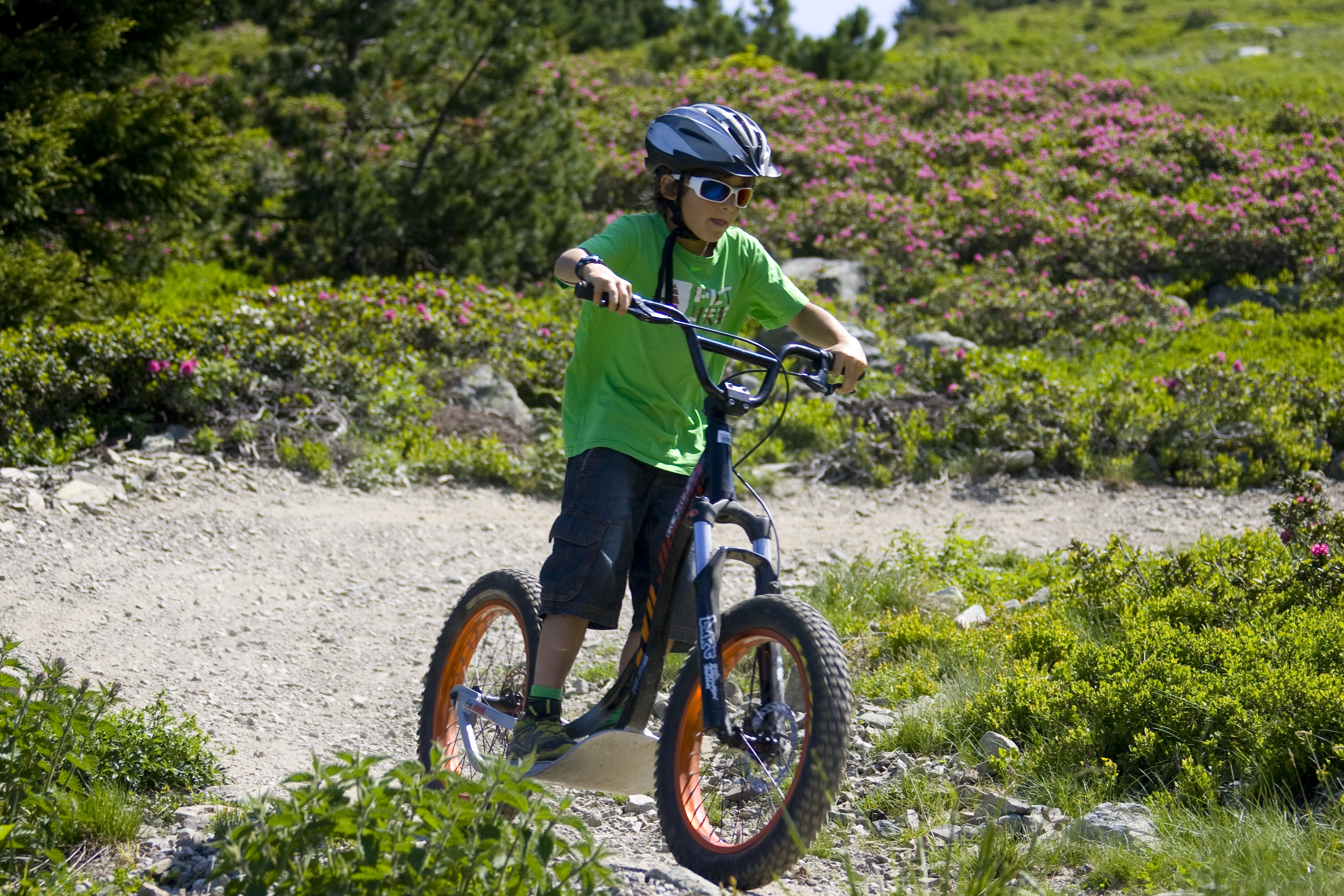 Cross-country scooter session for children