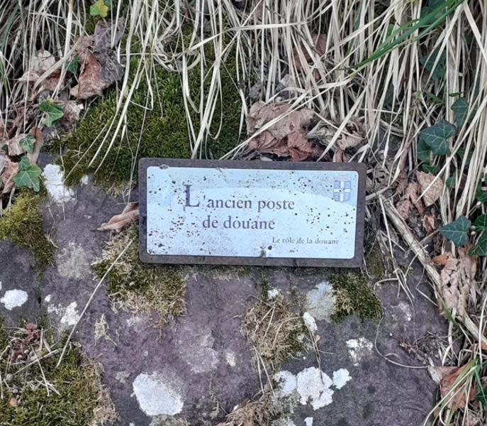 panneau ancien poste douane