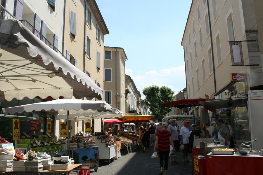 Großer provenzalischer Markt von Vaison-la-Romaine