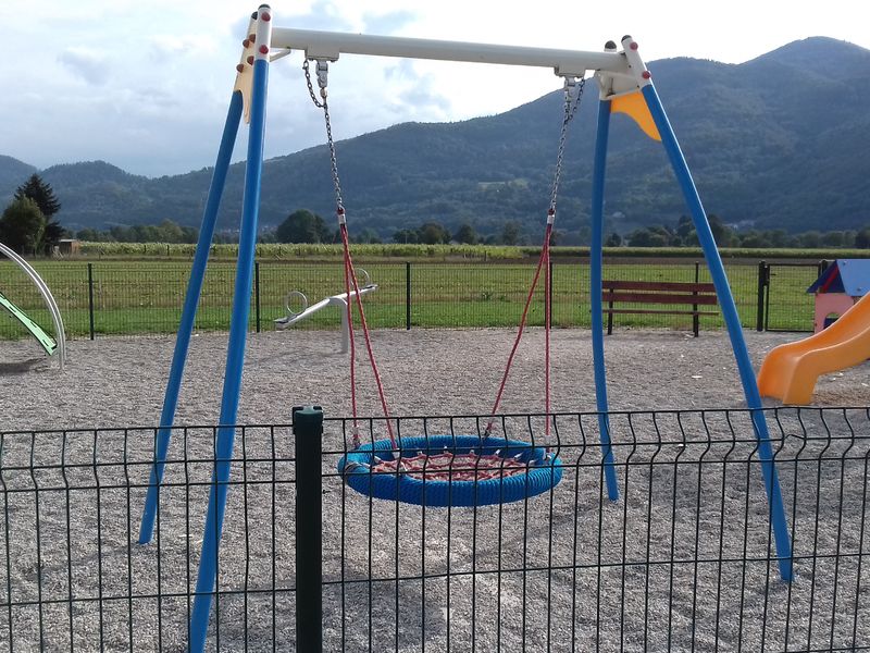 Aire de Jeux Pierre Châtel