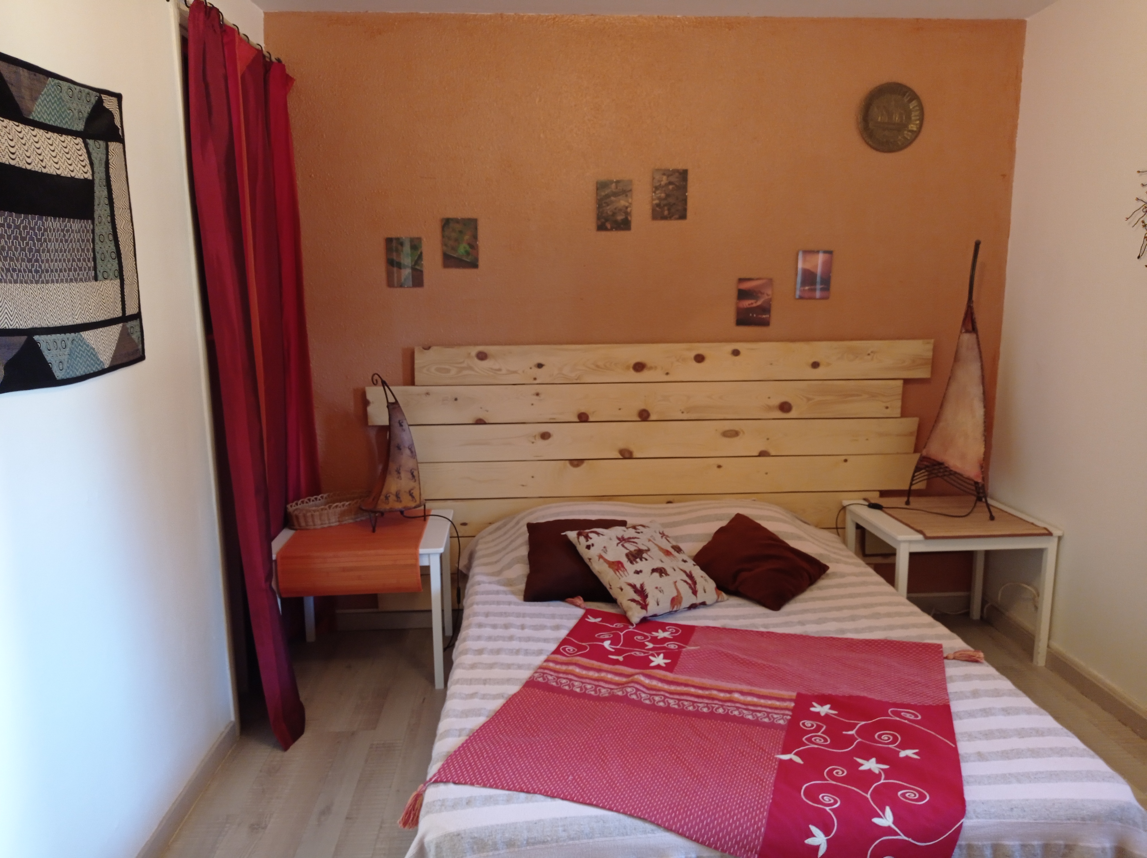 Chambre avec lit double