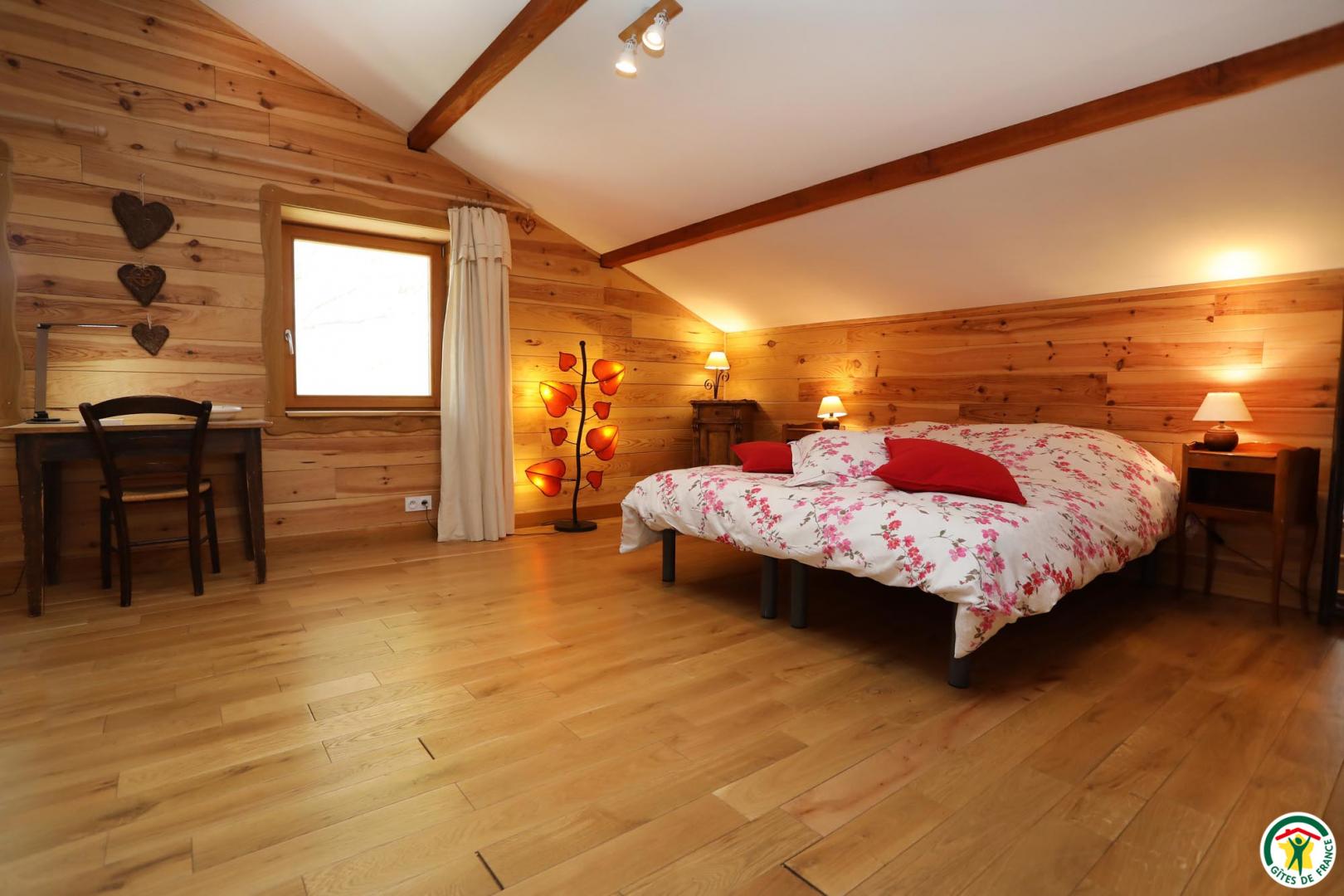 Chambre 2-3 personnes avec salle d'eau et wc. 1x90x190, 2 lits twin 80x200 jumelables en un lit 160x200