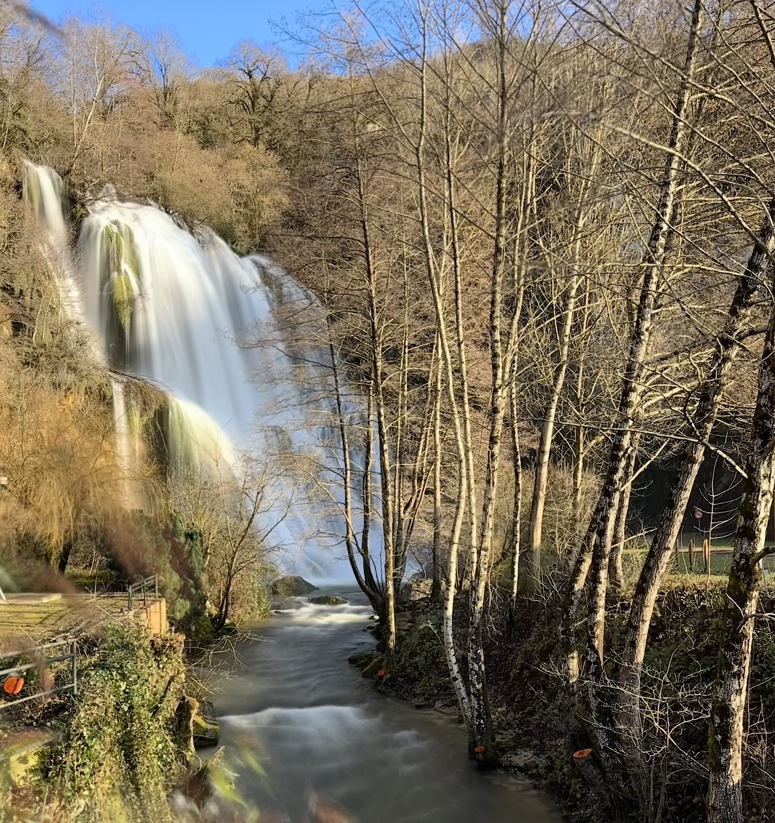 Vue sur la cascade de Glandieu