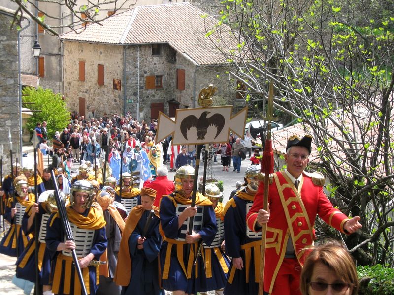 Burzet - Calvaire - La procession 1