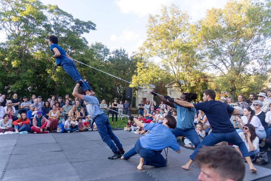 Les soirs du Poutge : Cirque, musique et convivialité._Saint-Jean-Poutge