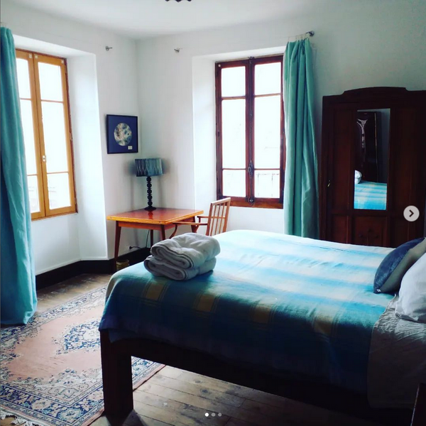 Gite La Maison Pain d'Epices La Chambre Bleue & en suite salle de bain