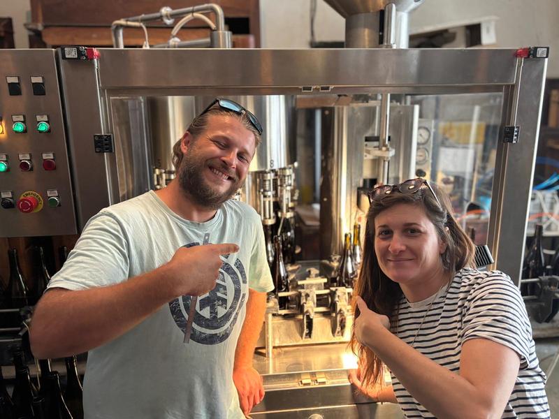 Laura et Camille, Les vignerons