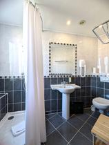 Photo de l'hotel Hôtel H33** à Nice