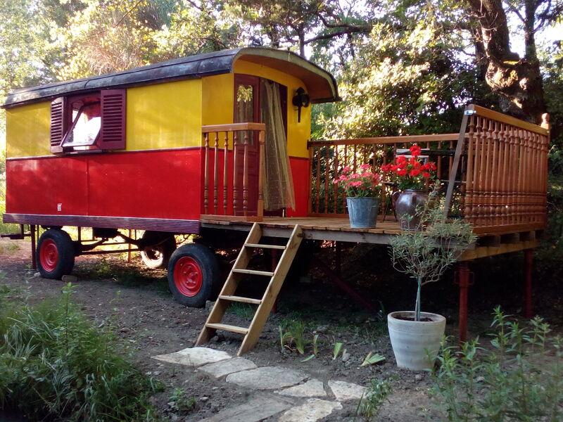 Roulotte et gite champetre lorette de scoot Nomad