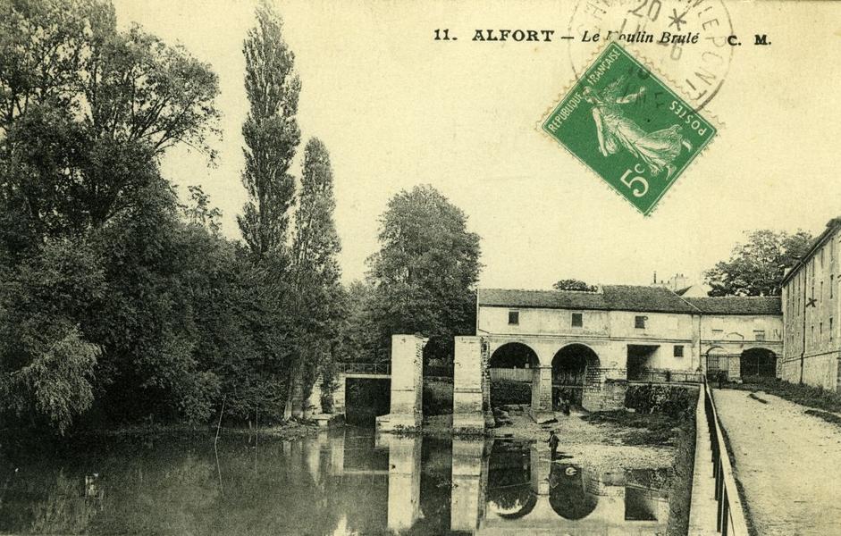 Carte postale du Moulin brûlé de Maisons-Alfort 
