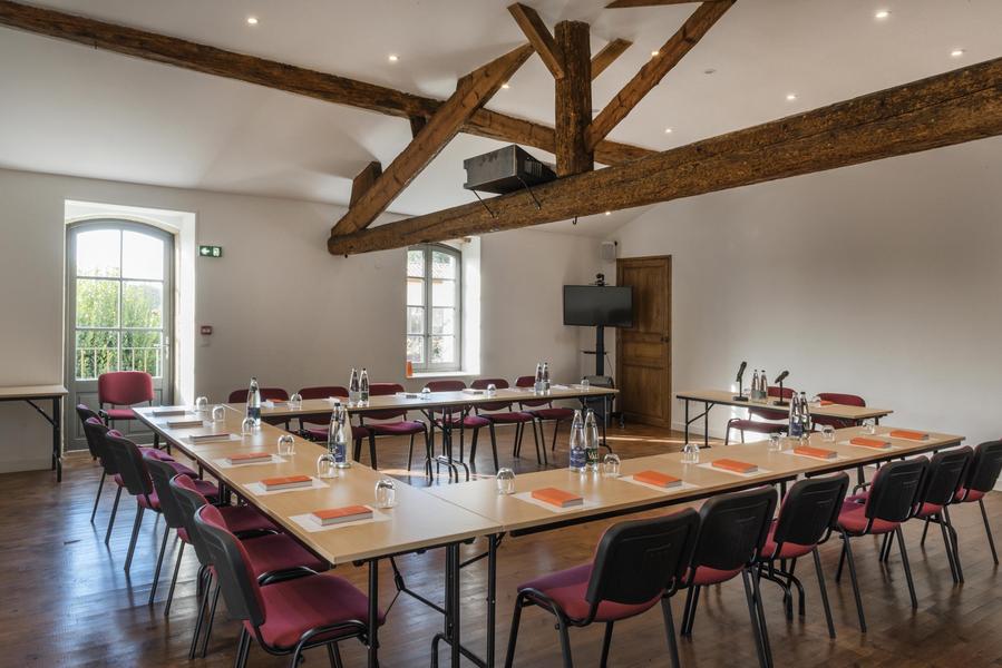 Séminaire à la lumière du jour jusqu'à 65 personnes - Hôtel Ferme Chapouton Séminaire à la lumière du jour jusqu'à 65 personnes - Hôtel Ferme Chapouton