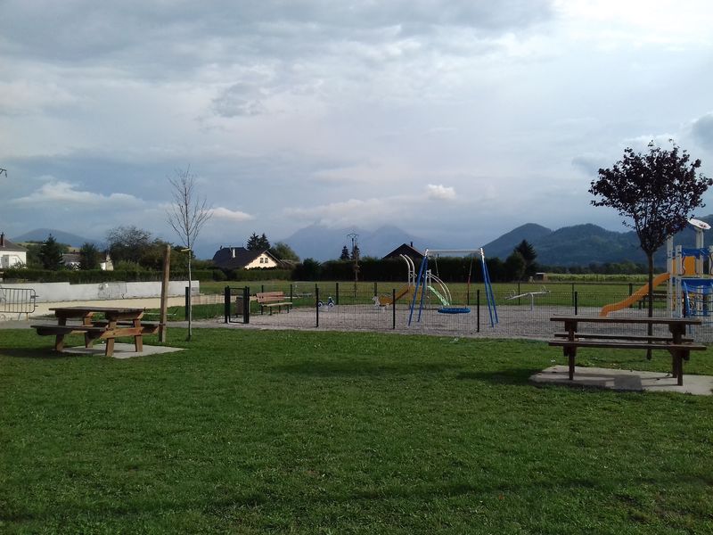 Aire de Jeux Pierre Châtel