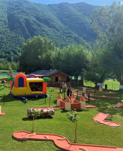 Mini-Golf et château Gonflable