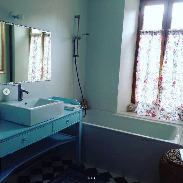 Gite La Maison Pain d'Epices En suite salle de bain de la Chambre Bleue