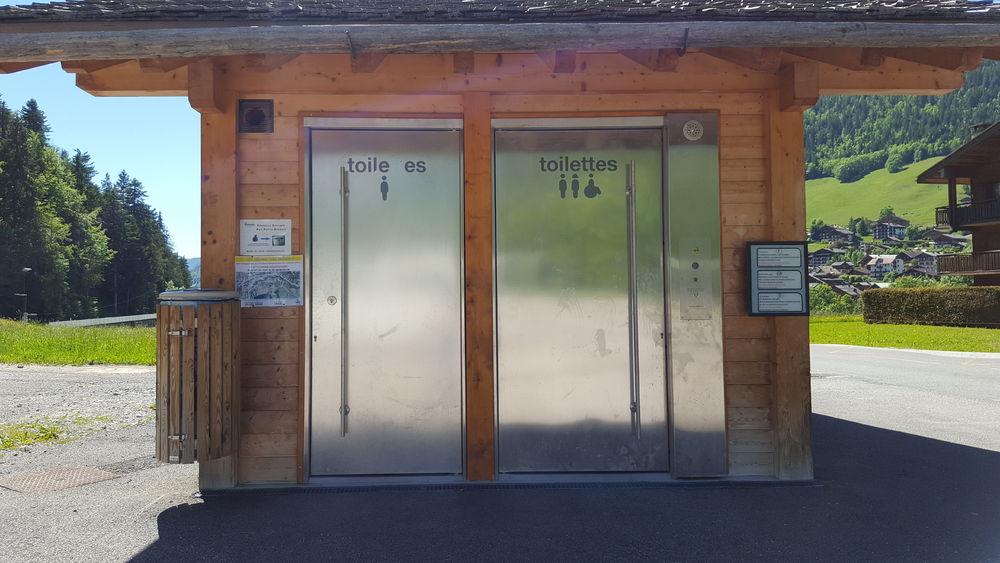 Toilettes publiques Ferme de la nature
