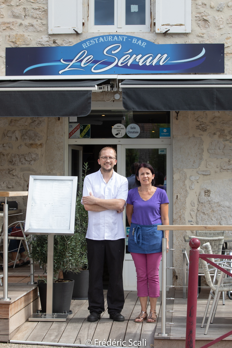 Restaurant Le Séran à Artemare © Frédéric Scali Office de Tourisme Bugey Sud Grand Colombier (1)