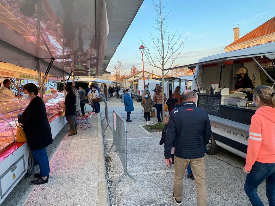 Le marché de Pays de Saint-Genis d'Hiersac