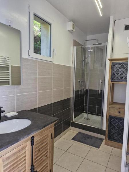 Salle d'eau - Petite Maison d'Amis - La Gaude - Gîtes de France Alpes-Maritimes