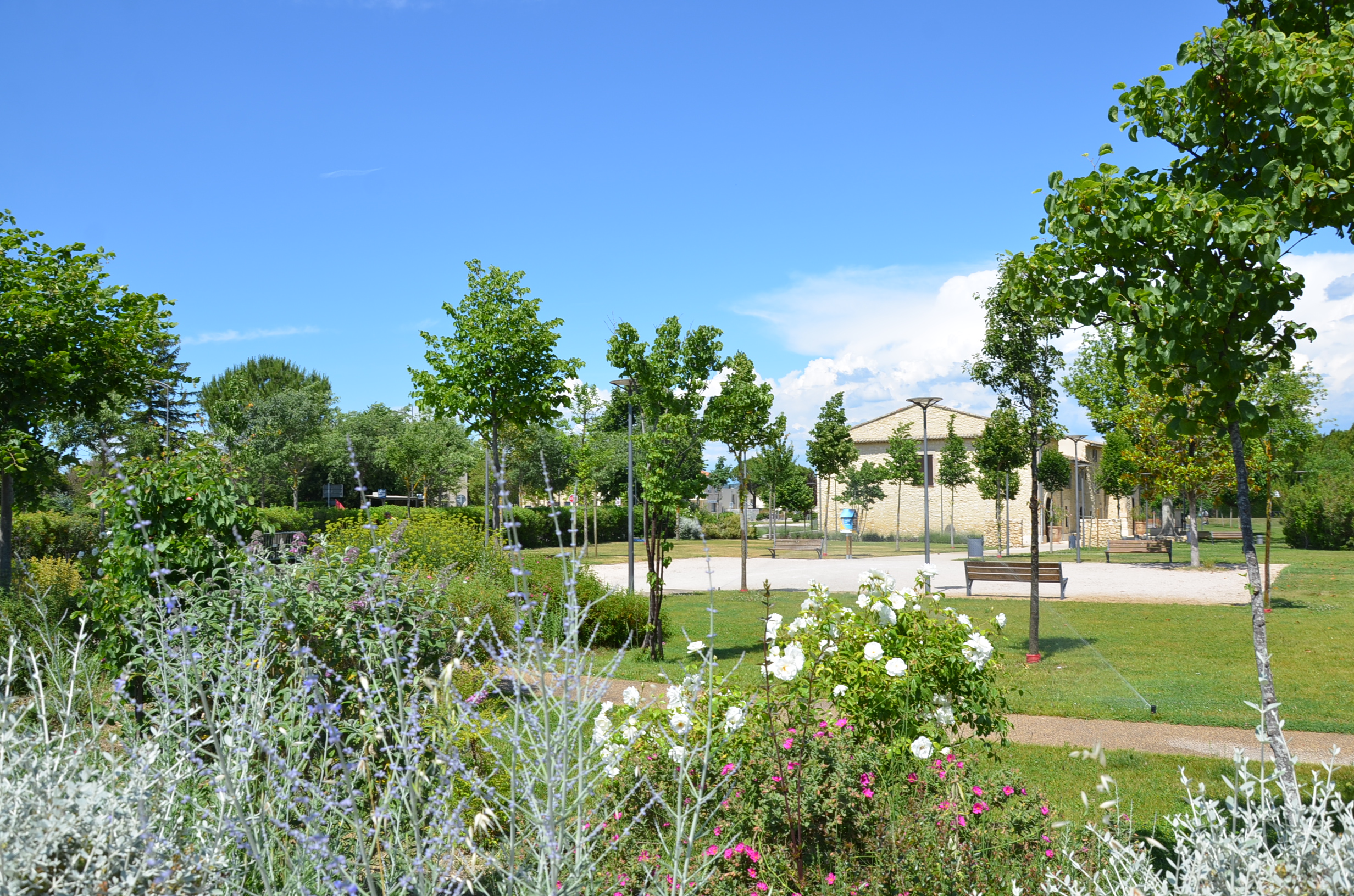 Aire de pique-nique Esplanade de la Gare et Jardin Frédéric Mistral