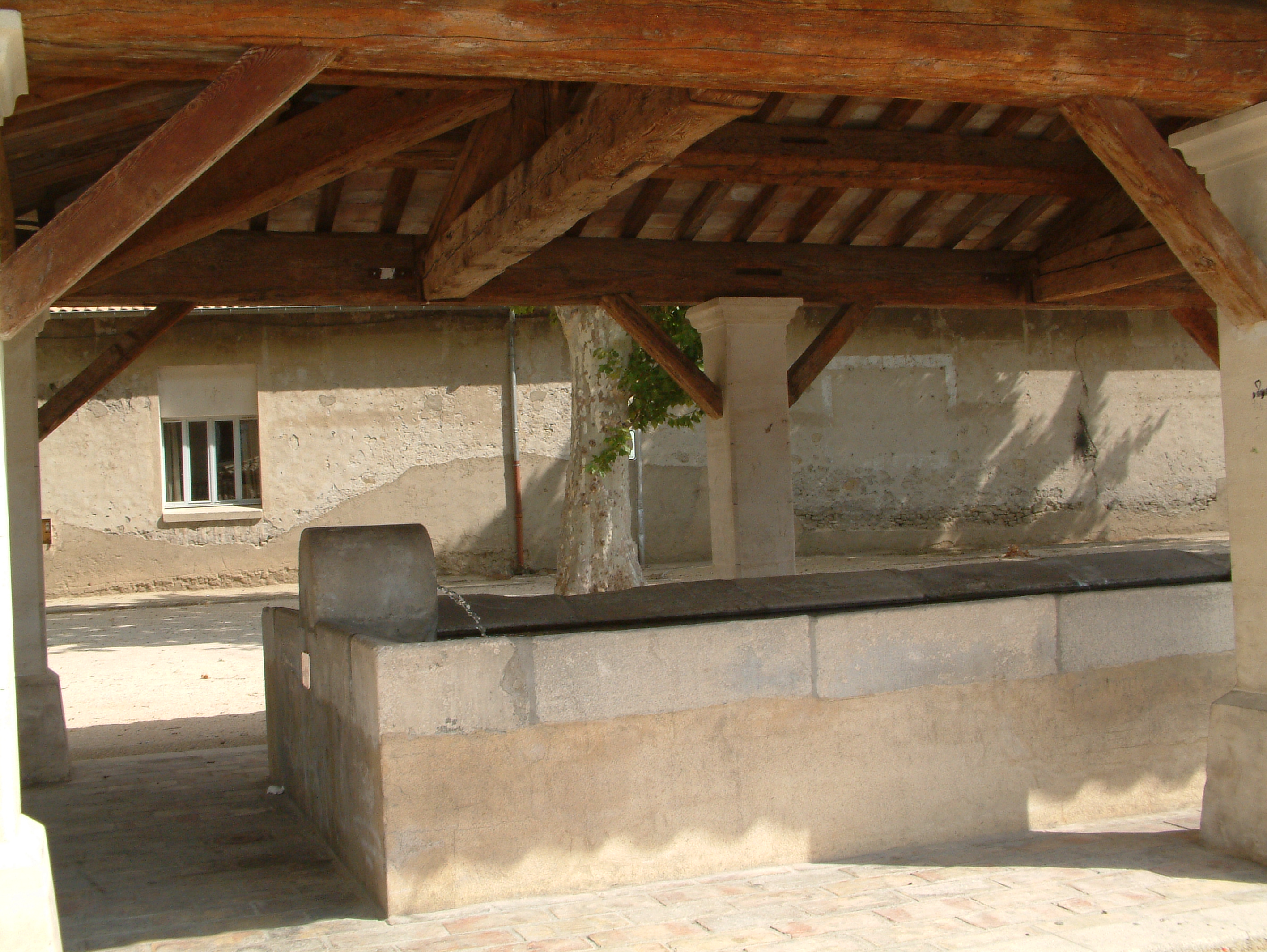Lavoir couvert