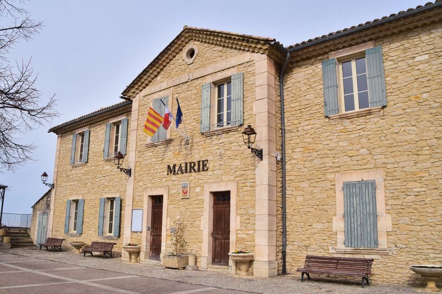 Crillon-le-Brave - mairie