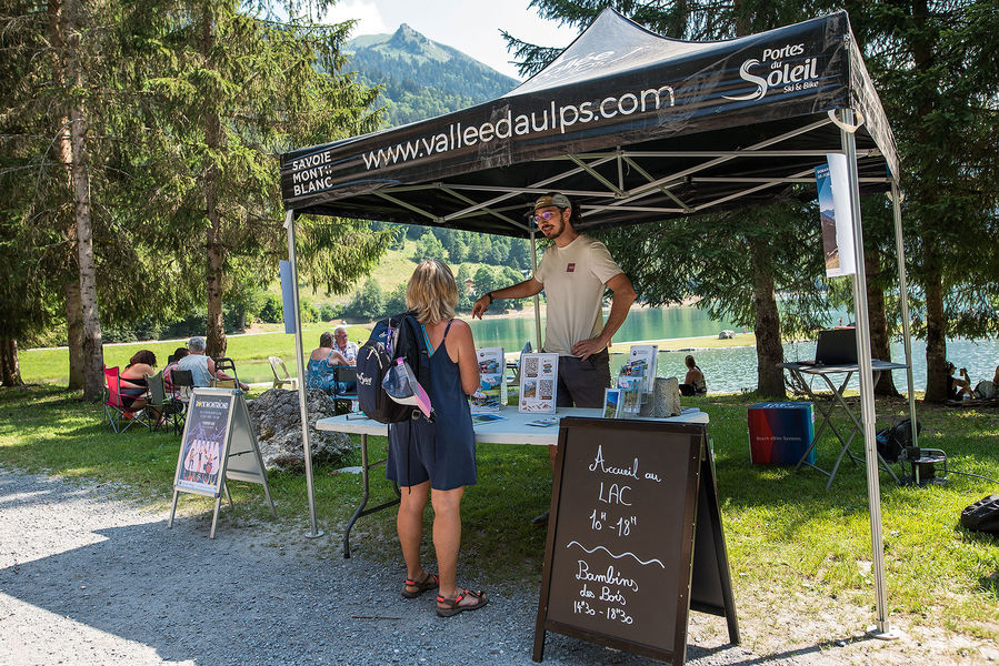 Accueil estival au Lac de Montriond