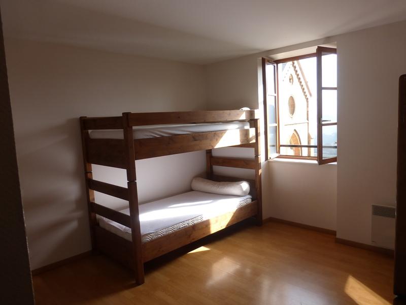 Gîte communal à AFFOUX - en Haut Beaujolais - Rhône : dortoir n°1 au 1er étage.