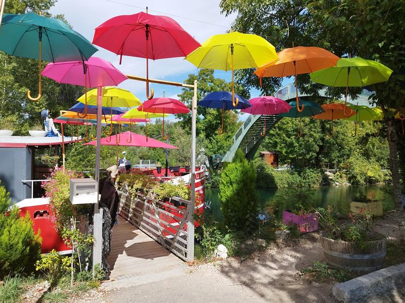 Péniche aux abeilles