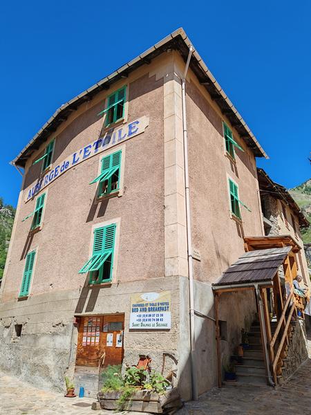 Une maison d'hôtes familiale et authentique à Saint Dalmas le Selvage proche d'Auron et de la route de la Bonette