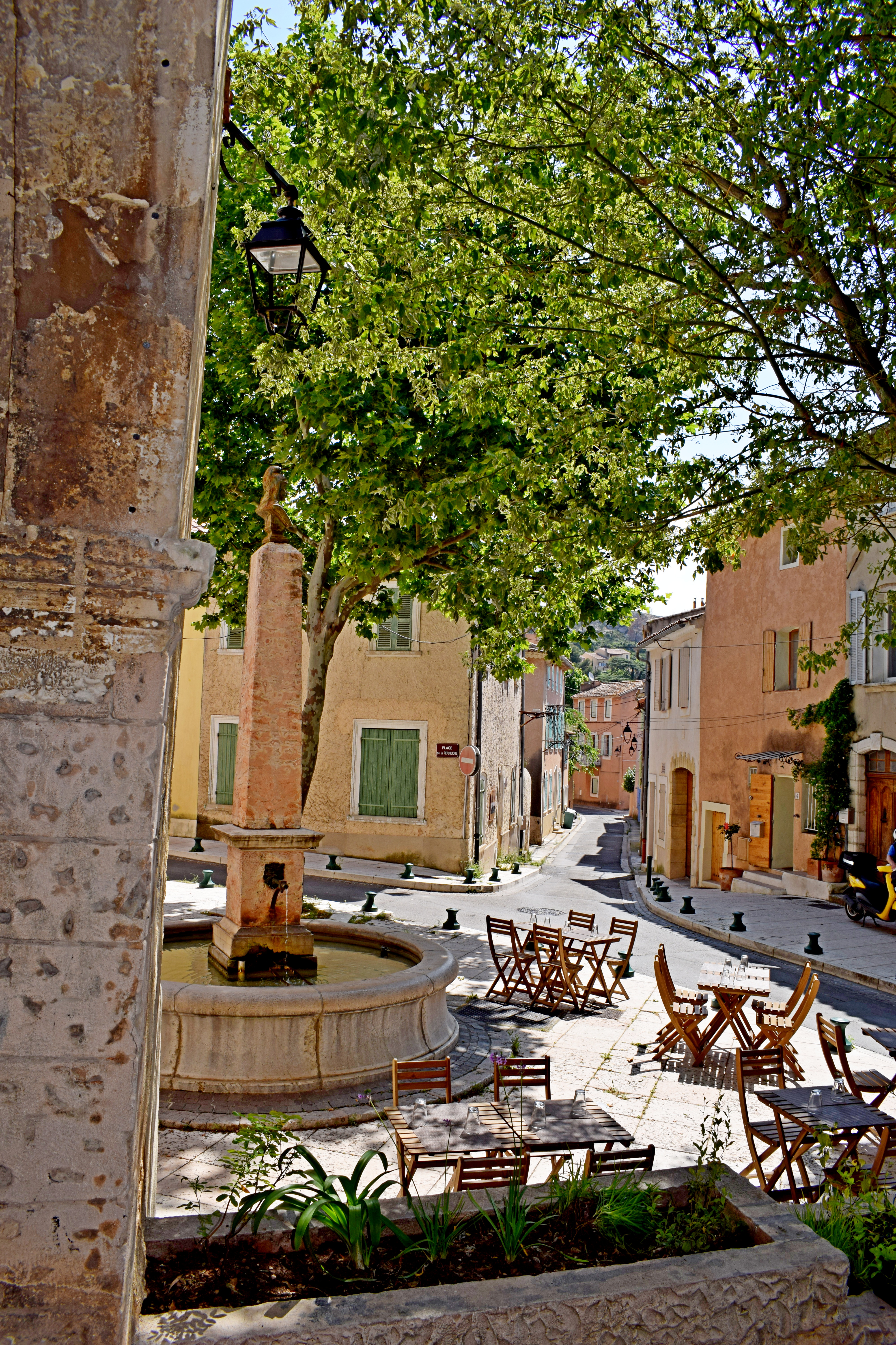 Balade au vieux village de Vitrolles