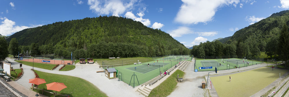 Terrain de tennis - Parc de loisirs du Pontet
