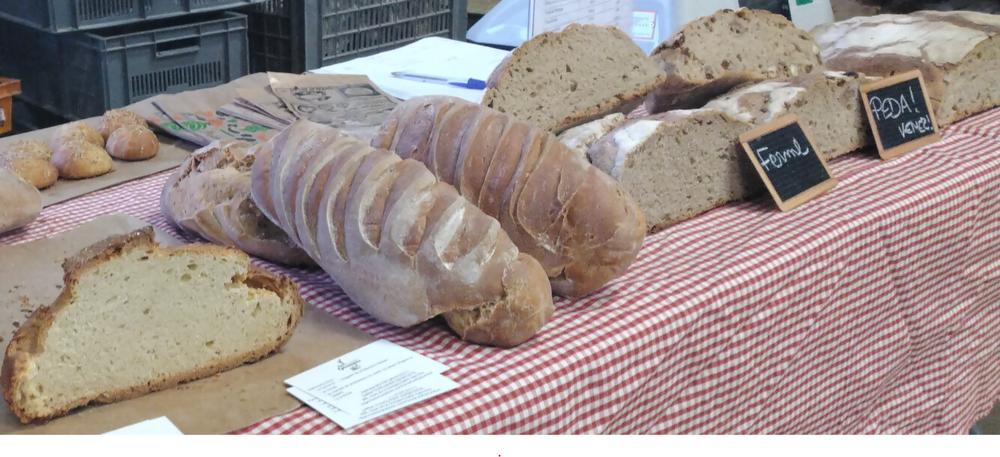 au marche de Rignieu-le-désert