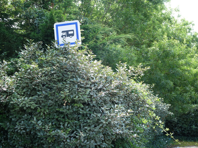 Vue du panneau de stationnement camping-car