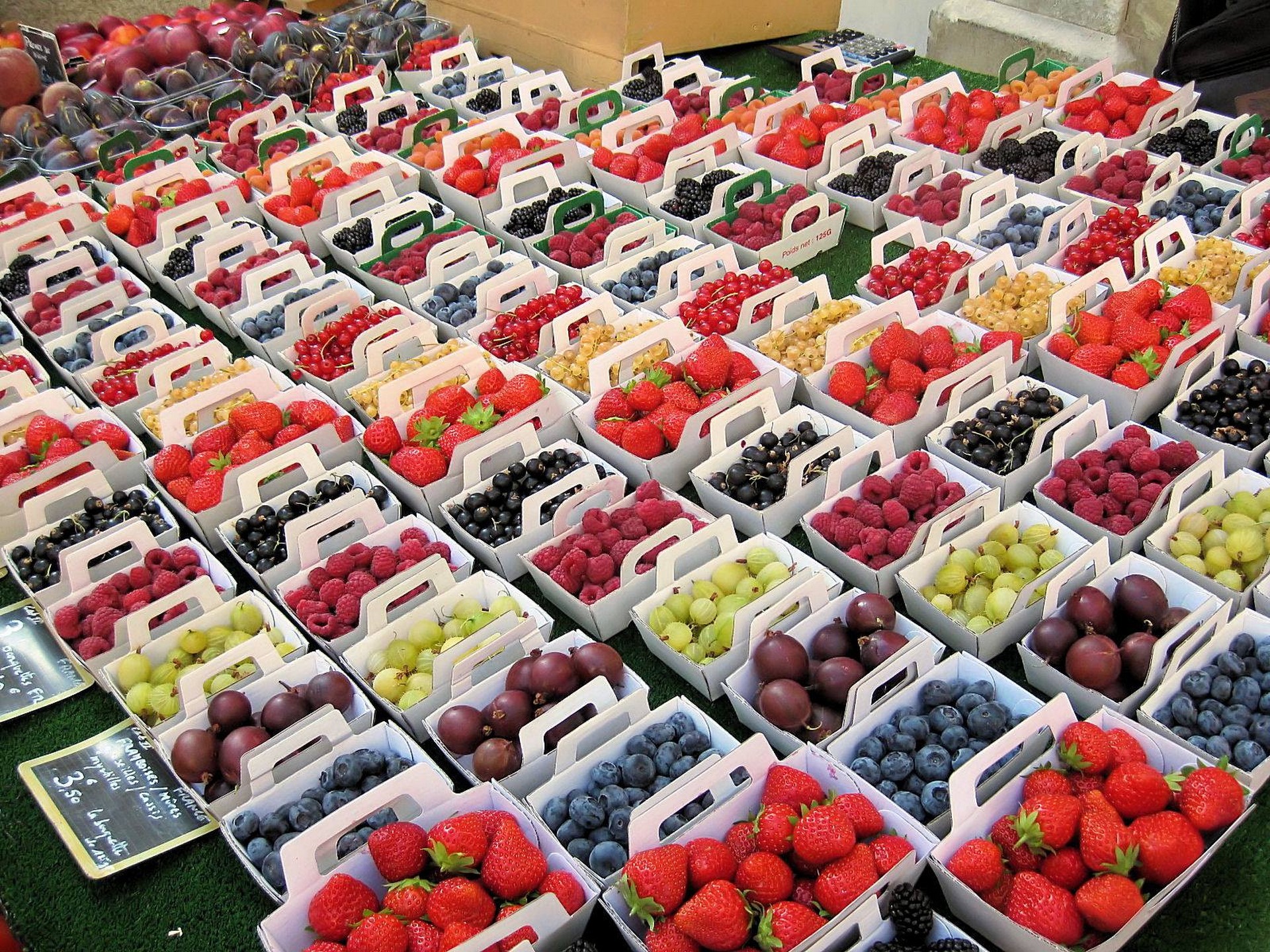 Marché d'Aureille_fruits