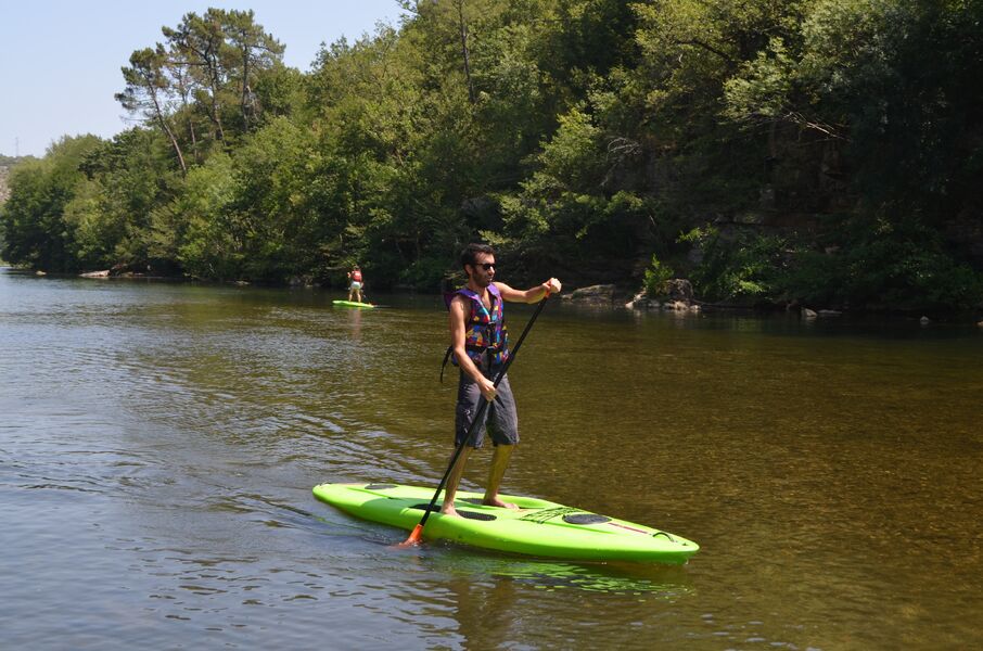 Paddle sur le plan d'eau
