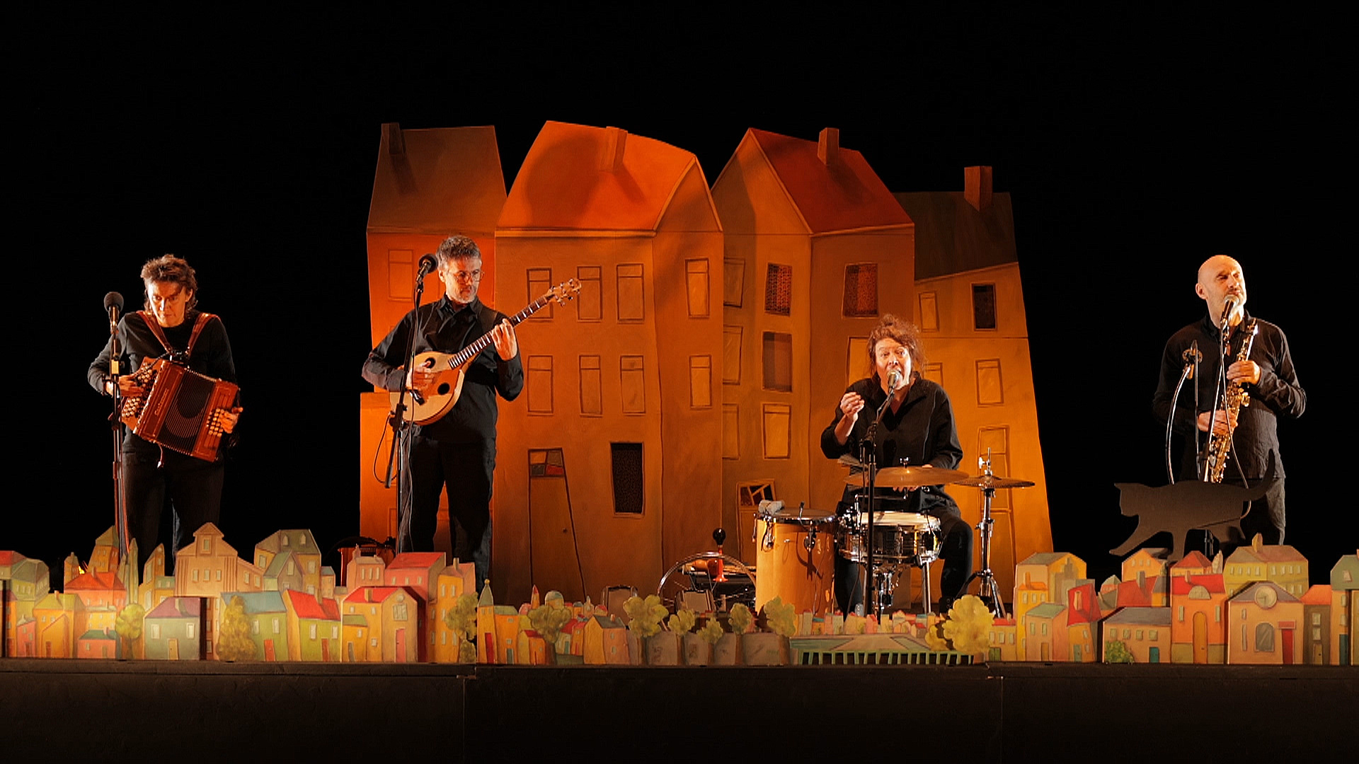 Un chat dans la ville - La Biennale fête la musique