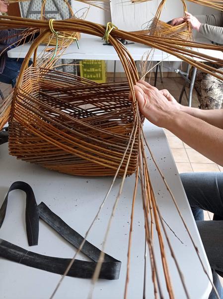 Atelier vannerie : panier zarzo_Trescléoux - © Un Brin Givré