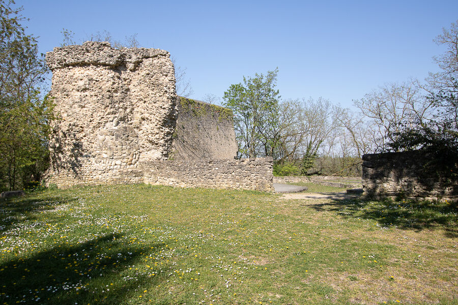 Vestige du château de Montluel