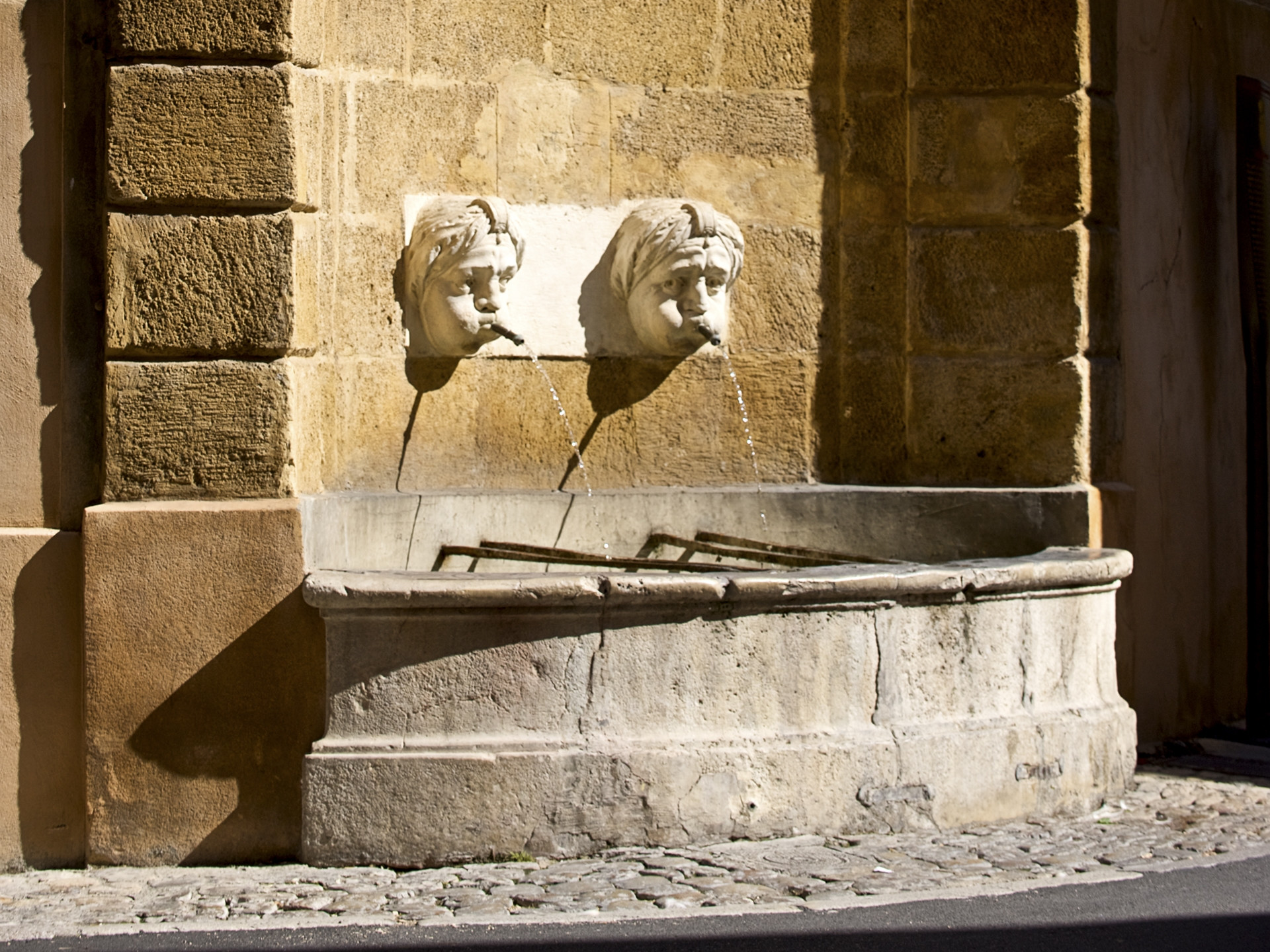 Fontaine d'Argent, Aix-en-Provence - photo 3