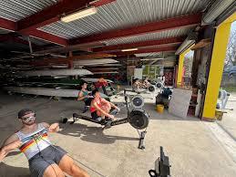 Equipe qui s'entraîne 